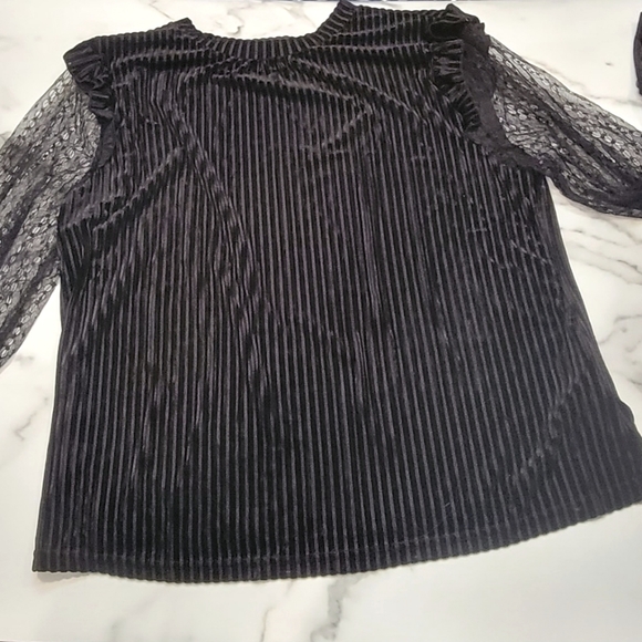 NEW - SHEIN Contrast Dobby Black Mesh Ruffle Trim Velvet Top - Sz 3XL (18) - Picture 5 of 7